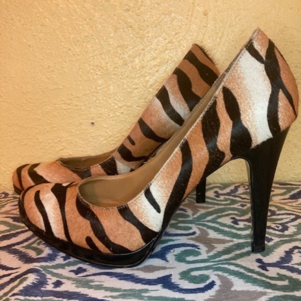 Animal print pumps. Nine West. Size 8M